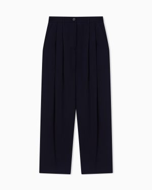 Trousers with pleat in flowing wool